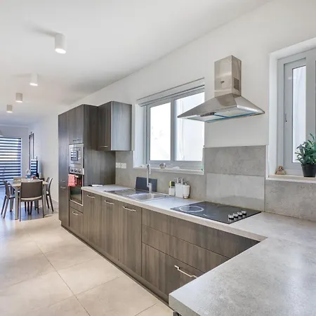 New Modern Penthouse In By Sf Homes Appartement