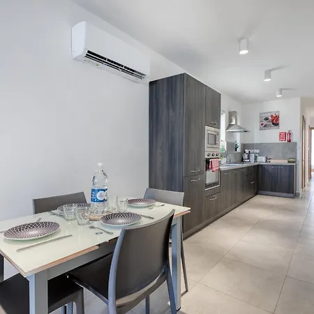 New Modern Penthouse In By Sf Homes * St. Paul's Bay