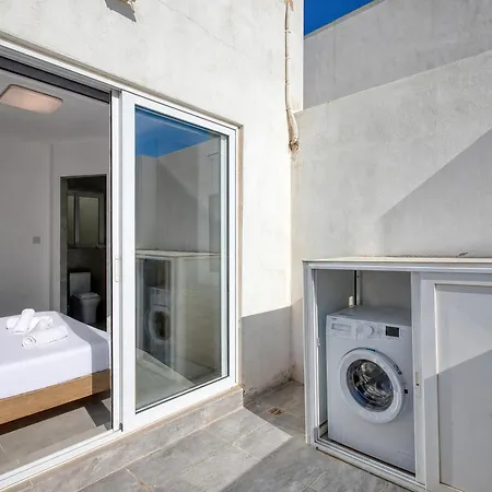 New Modern Penthouse In By Sf Homes Appartement